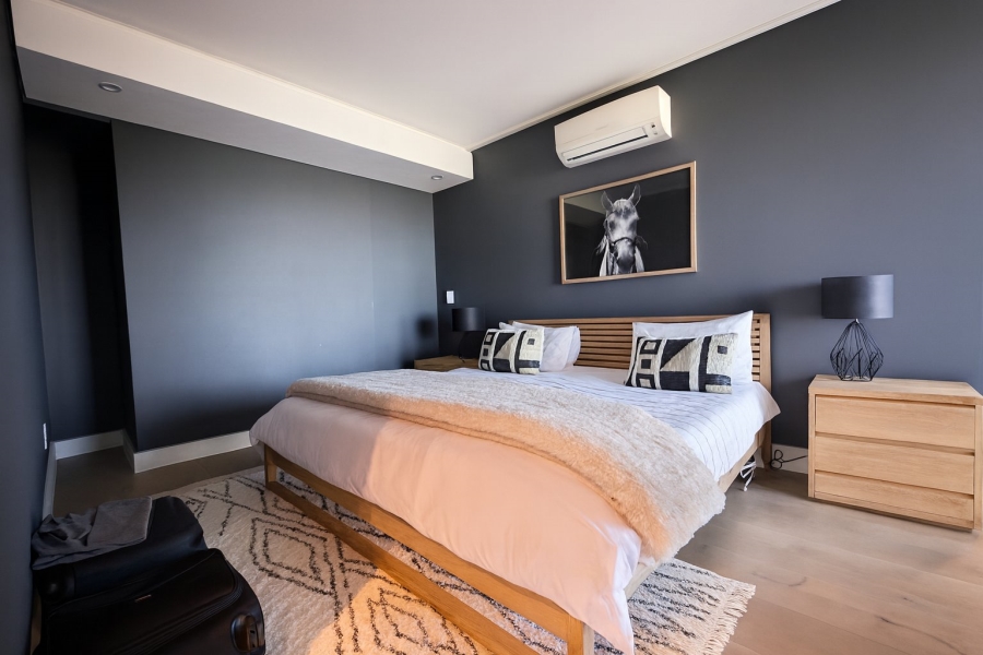 4 Bedroom Property for Sale in Green Point Western Cape